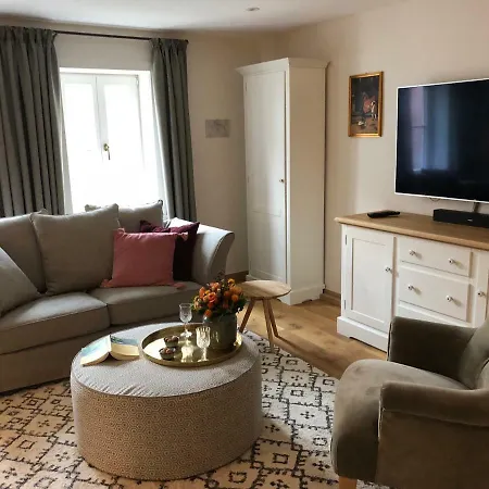 Apartment Grimm's Living